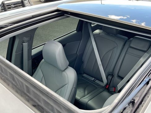 Used 2023 Lincoln Nautilus Reserve w/ Luxury Package image 23