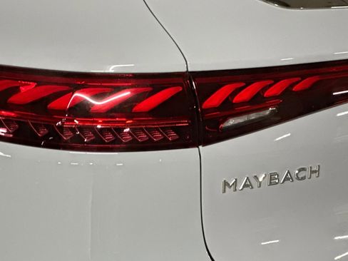New 2025 Mercedes-Benz Maybach EQS 680 4MATIC image 12