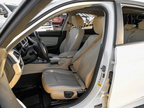 Used 2018 BMW 320i Sedan image 36