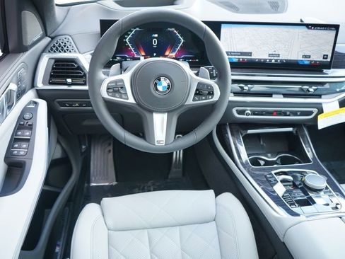 New 2026 BMW X7 xDrive40i w/ M Sport Package AWD/4WD image 14