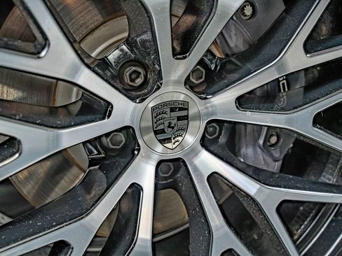Certified 2026 Porsche Macan AWD/4WD image 14