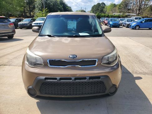 Used 2016 Kia Soul + image 2