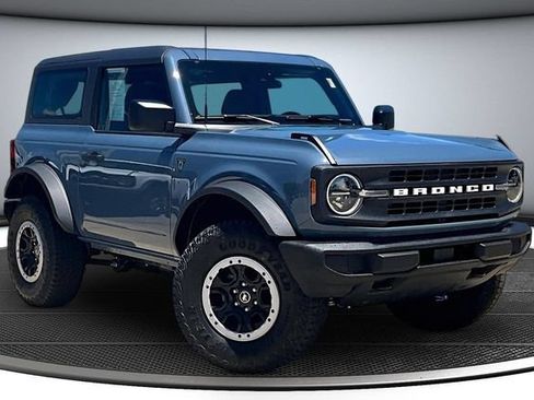 Used 2025 Ford Bronco 2-Door w/ Sasquatch Package AWD/4WD image 3