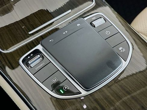 Used 2020 Mercedes-Benz GLC 300 4MATIC image 18