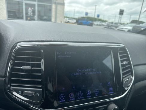Used 2021 Jeep Grand Cherokee Laredo X RWD image 20