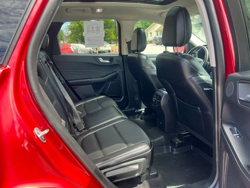Used 2022 Ford Escape SEL w/ Technology Package FWD image 30
