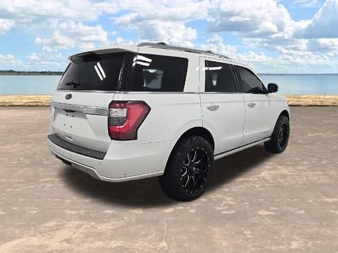 Used 2020 Ford Expedition Platinum AWD/4WD image 2