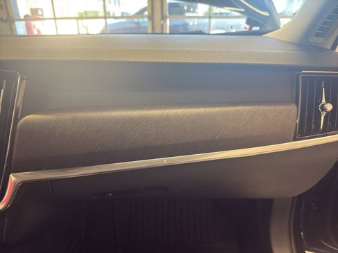 Used 2020 Volvo V90 T6 Cross Country w/ Protection Package Premier image 22