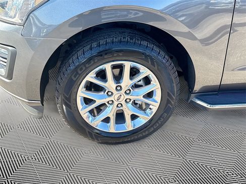 Used 2021 Ford Expedition XLT image 35