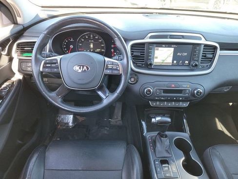 Used 2019 Kia Sorento SX w/ SX Touring Package image 9