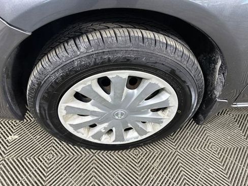 Used 2017 Nissan Versa S Plus image 10