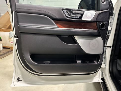 Used 2021 Lincoln Navigator Reserve w/ Luxury Package image 33