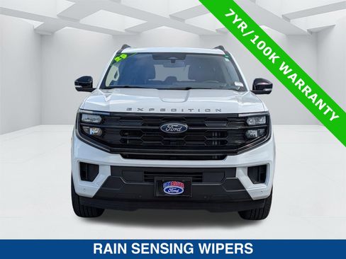 Certified 2025 Ford Expedition Active RWD image 9