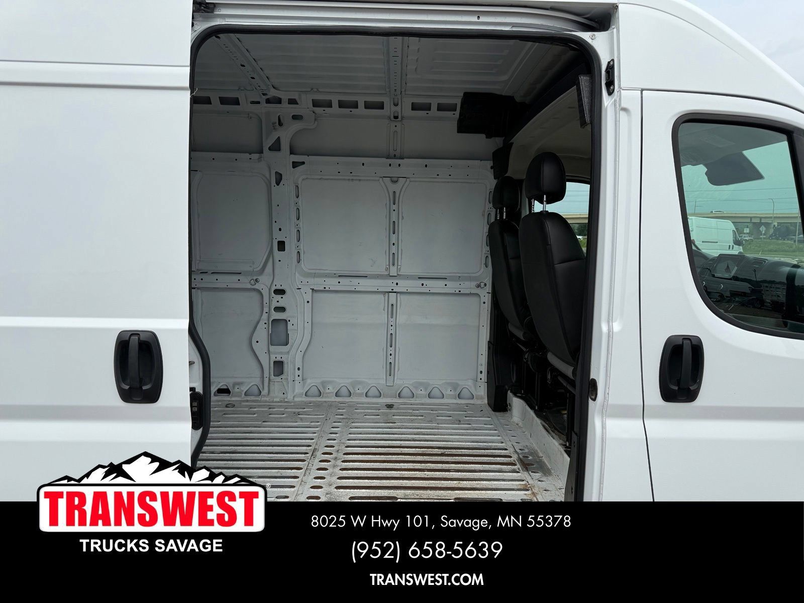 Used 2023 RAM ProMaster 2500 FWD image 10