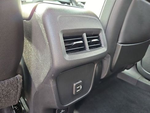 Used 2022 GMC Terrain SLT w/ Infotainment Package II image 16