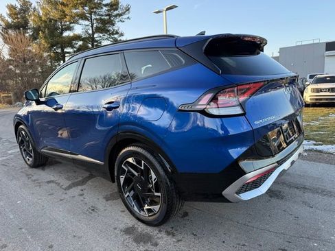 Certified 2025 Kia Sportage SX image 2