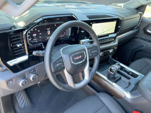 Used 2024 GMC Sierra 1500 Elevation image 4