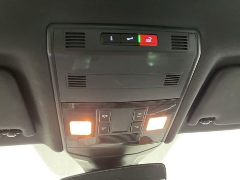 Used 2025 Volkswagen Jetta Sport image 8