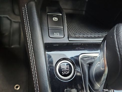 Used 2022 Nissan Kicks SV FWD image 24