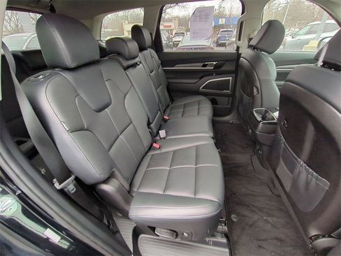 Used 2023 Kia Telluride EX image 24
