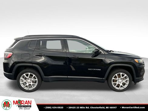 Used 2023 Jeep Compass Latitude AWD/4WD image 6