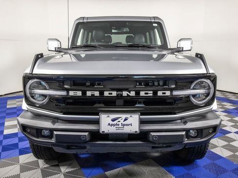 Used 2023 Ford Bronco Outer Banks image 2