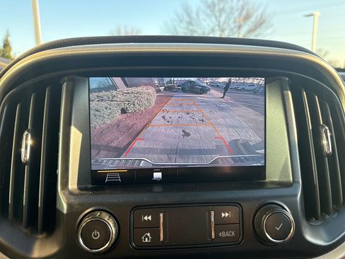 Used 2021 GMC Canyon Denali image 11