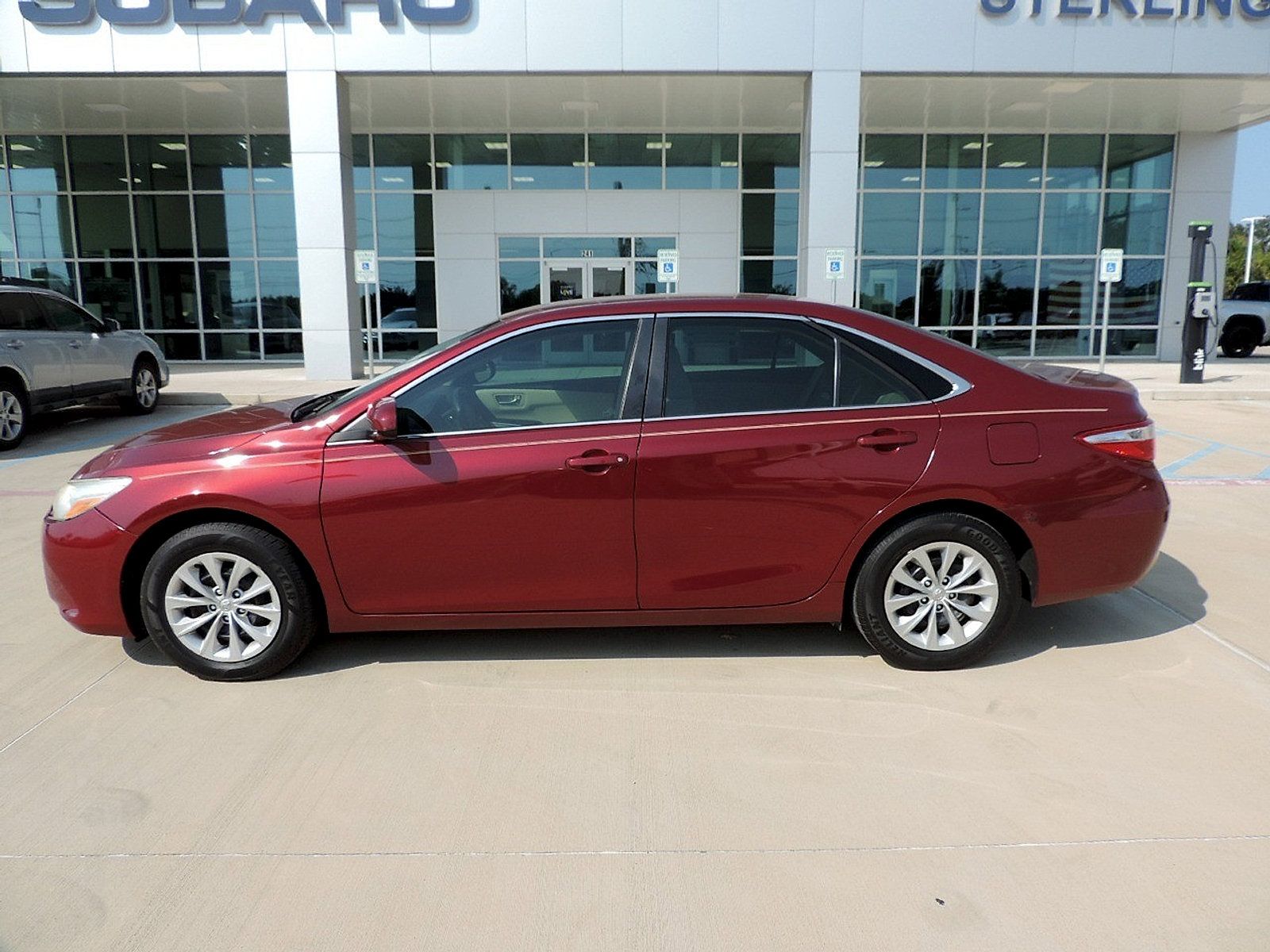 Used 2017 Toyota Camry LE FWD image 8
