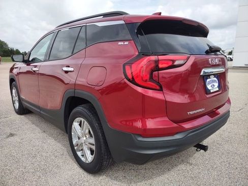 Used 2019 GMC Terrain SLE w/ Driver Convenience Package FWD image 3