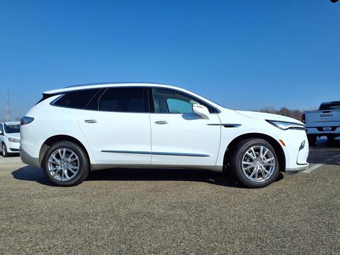 Used 2023 Buick Enclave Essence w/ Experience Buick Package image 33
