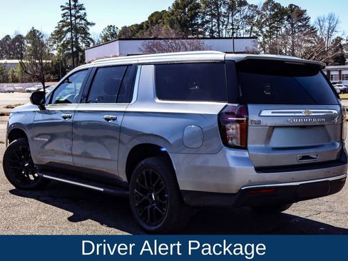 Used 2023 Chevrolet Suburban LS w/ Driver Alert Package image 5