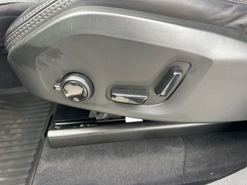 Used 2024 Volvo XC90 B6 Ultimate w/ Lounge Package image 10