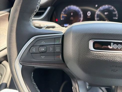 Used 2025 Jeep Grand Cherokee L Limited w/ Luxury Tech Group II RWD image 14