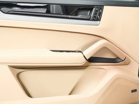 New 2026 Porsche Cayenne Coupe AWD/4WD image 6
