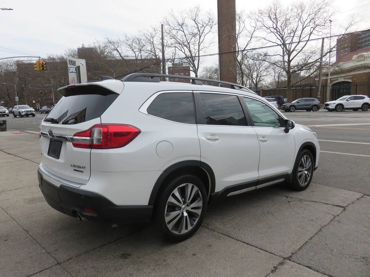 Used 2020 Subaru Ascent Limited w/ Technology Package AWD/4WD image 4