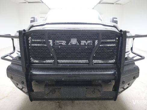 Used 2023 RAM 3500 Big Horn w/ Level B Equipment Group AWD/4WD image 7