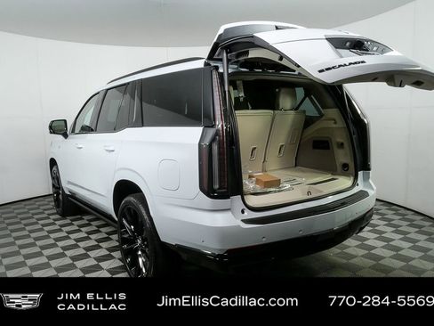 Used 2026 Cadillac Escalade Platinum Sport w/ LPO, ONYX Package image 37