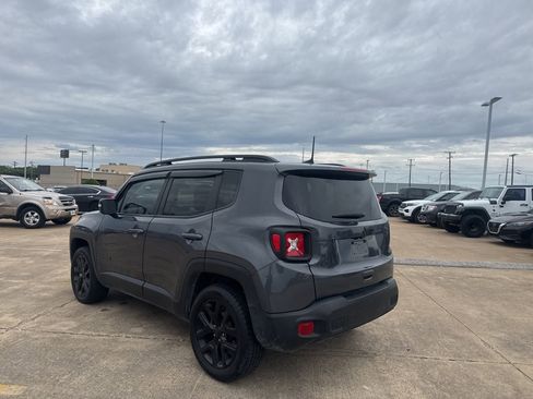 Used 2023 Jeep Renegade Altitude AWD/4WD image 13