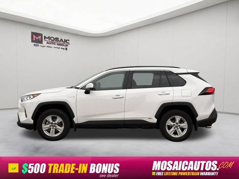 Used 2021 Toyota RAV4 XLE w/ Convenience Package AWD/4WD image 4