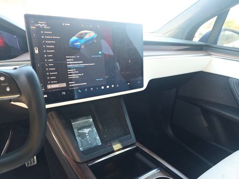 Used 2022 Tesla Model X AWD/4WD image 11