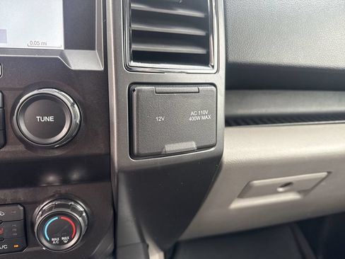 Used 2019 Ford F150 XLT w/ Equipment Group 302A Luxury AWD/4WD image 31