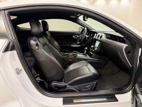 Used 2018 Ford Mustang Premium image 22