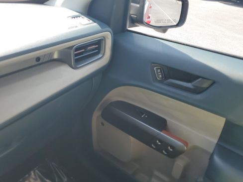 Used 2025 Ford Maverick Lariat w/ 4K Tow Package image 28