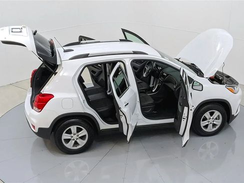 Used 2018 Chevrolet Trax LT w/ LT Convenience Package image 44