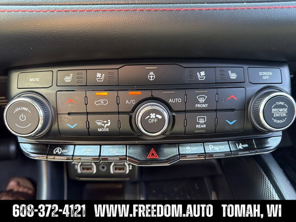 Used 2025 Dodge Durango GT AWD/4WD image 19