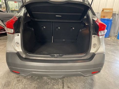 Used 2019 Nissan Kicks SV image 29