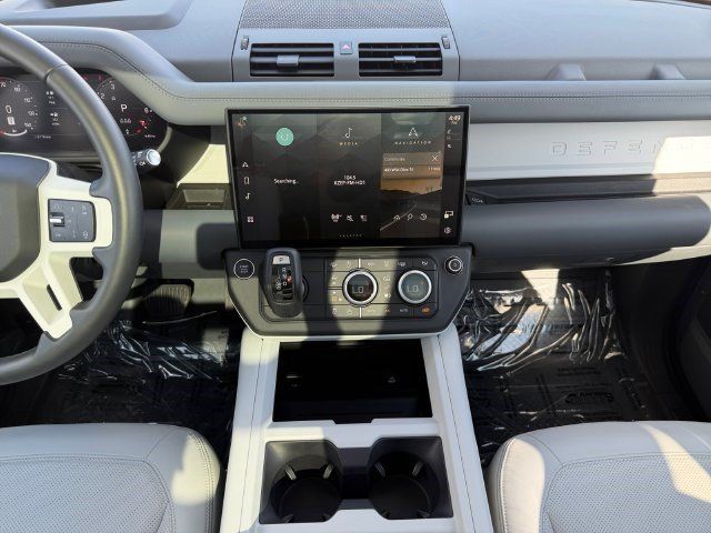 Certified 2026 Land Rover Defender 110 X-Dynamic SE AWD/4WD image 15