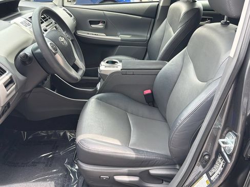Used 2012 Toyota Prius V Five FWD image 18
