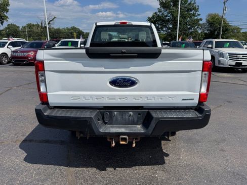 Used 2018 Ford F250 XL w/ Power Equipment Group AWD/4WD image 4