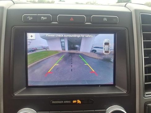 Used 2019 Ford Expedition XLT w/ Equipment Group 202A AWD/4WD image 9